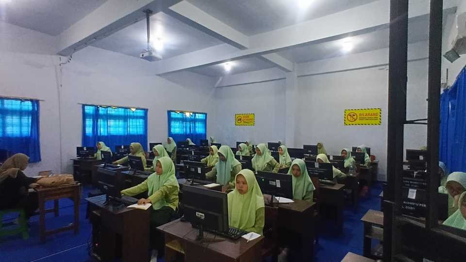 Gaspol! Siswa MA Unggulan Nuris Serbu Try Out UTBK dari Ruangguru