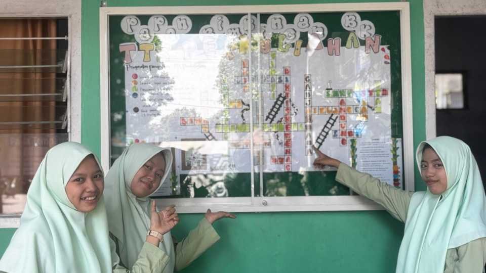 Mading MA Unggulan Nuris Jember Bangkitkan Minat Literasi dengan TTS Perkuliahan
